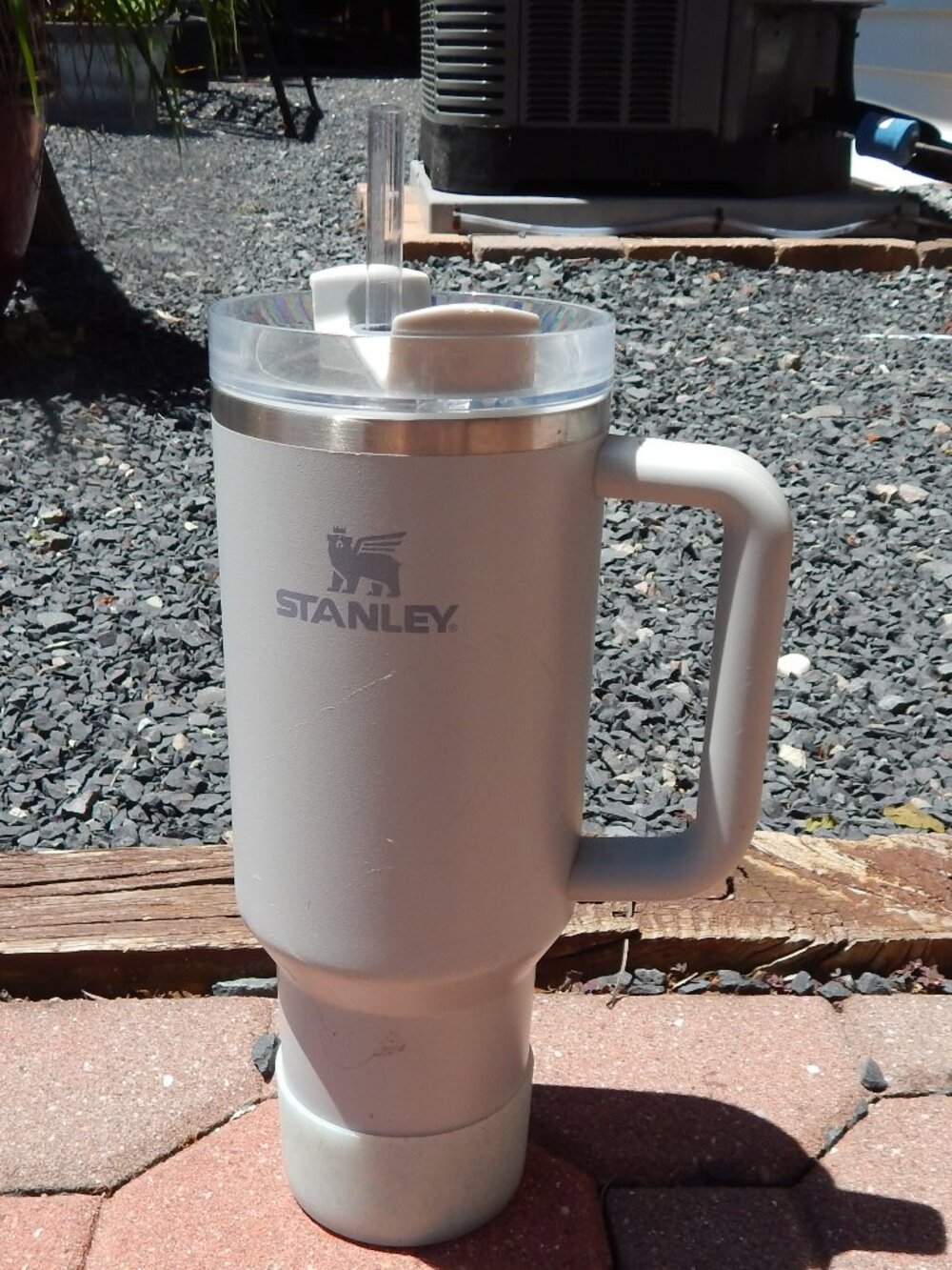 Stanley Insulated Quencher Cup Tumbler w/Handle Lid & Straw